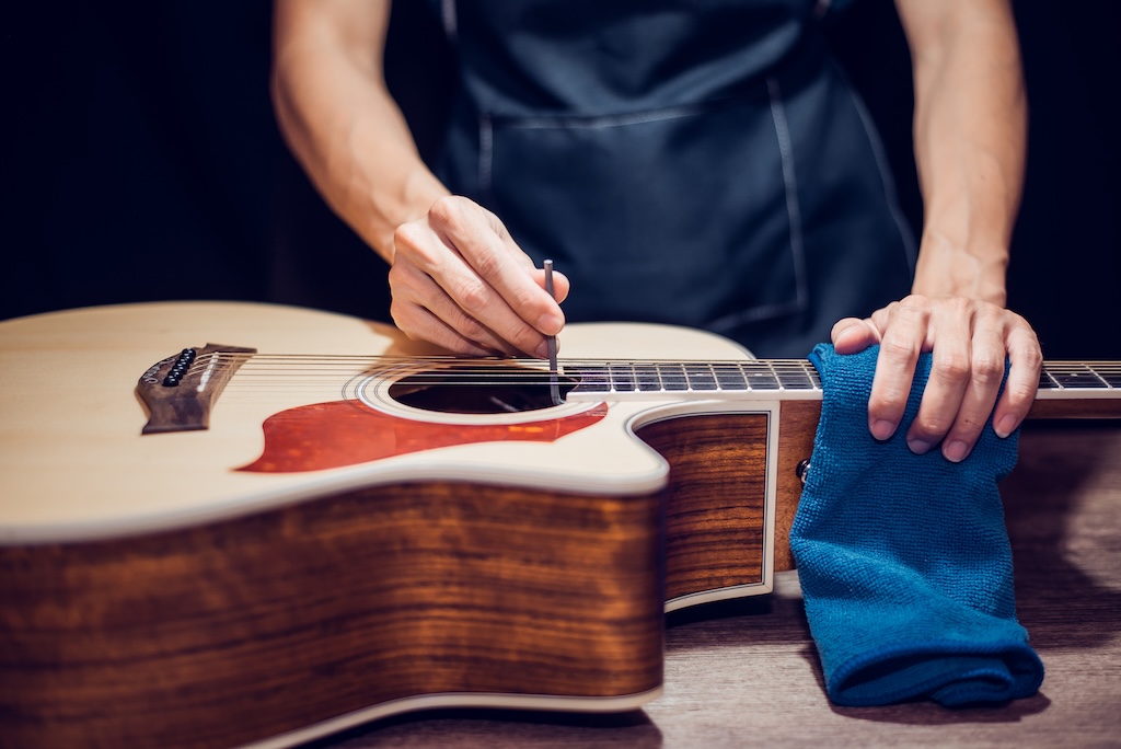 How to Maintain Your Guitar