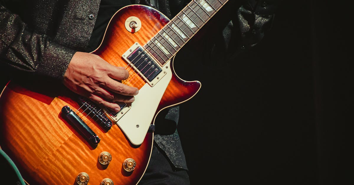Khám Phá Dáng Les Paul: Sức Mạnh Âm Thanh và Những Huyền Thoại